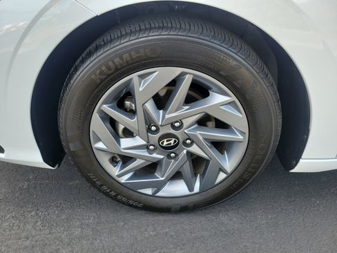 Certified 2024 Hyundai Elantra SEL FWD image 31