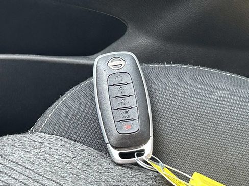 Used 2024 Nissan Rogue SV AWD/4WD image 36