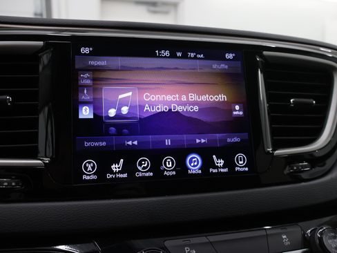 Used 2017 Chrysler Pacifica Touring-L FWD image 54