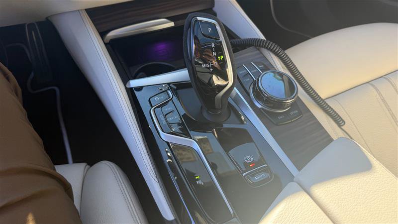 Used 2021 BMW M550i xDrive w/ Executive Package AWD/4WD image 22