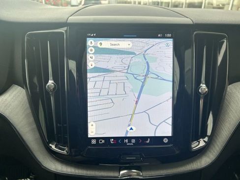 Certified 2025 Volvo XC60 B5 Plus AWD/4WD image 21