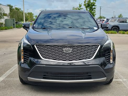 Used 2021 Cadillac XT4 Premium Luxury w/ LPO, Radiant Package FWD image 2