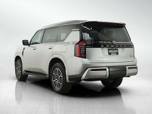 Used 2025 Nissan Armada SL AWD/4WD image 3