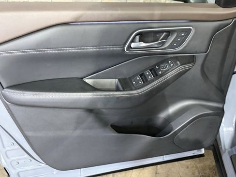 Certified 2023 Nissan Rogue Platinum w/ Platinum Premium Package image 9