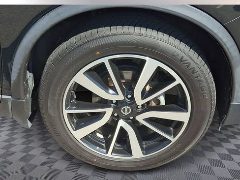 Used 2020 Nissan Rogue SL w/ Premium Package AWD/4WD image 8