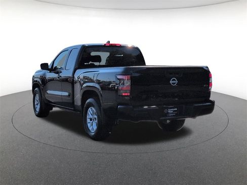 Used 2024 Nissan Frontier SV w/ Technology Package image 7