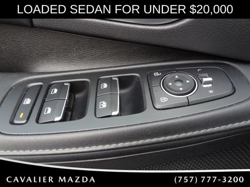 Used 2021 Hyundai Sonata Limited w/ Preferred Accessory Package FWD image 18