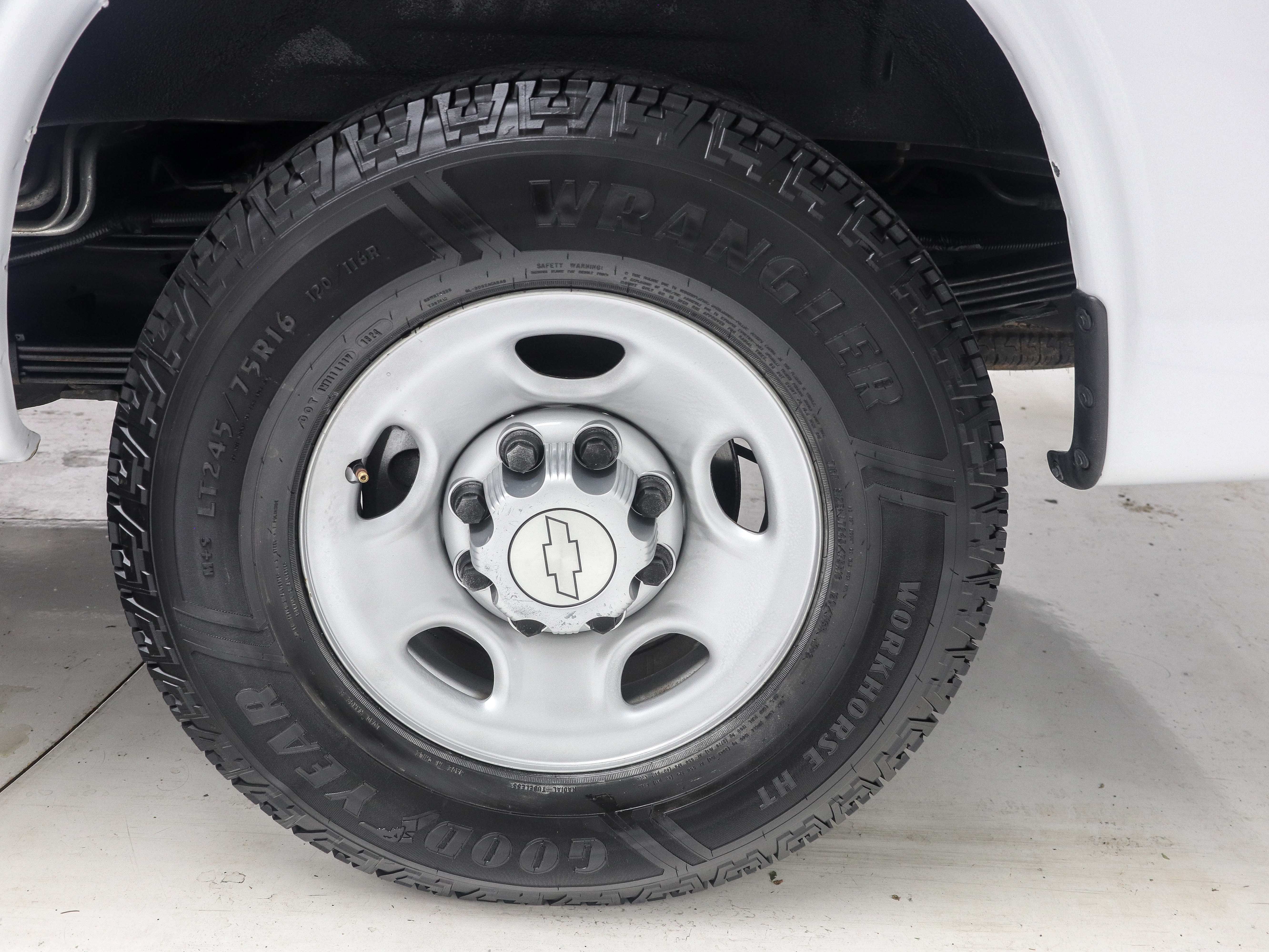 Used 2017 Chevrolet Express 3500 LS w/ Cold Climate Package RWD image 28