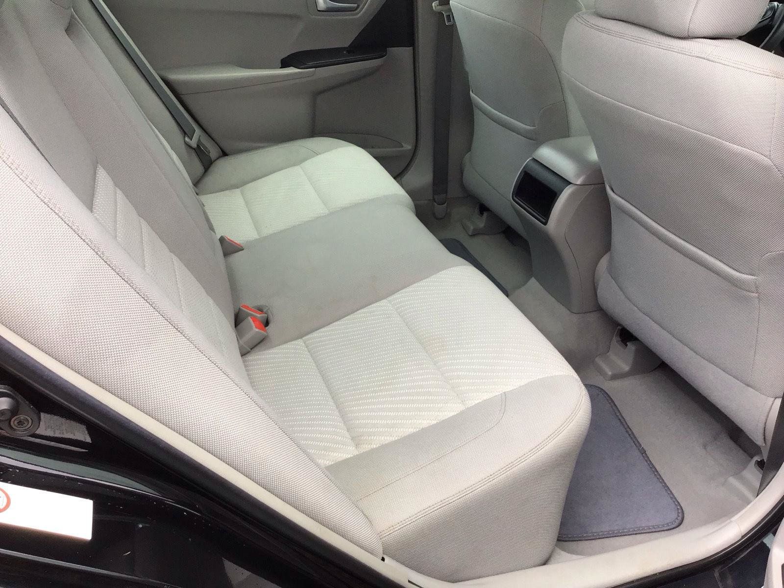 Used 2015 Toyota Camry LE FWD image 5