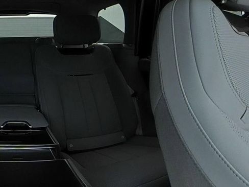 Used 2025 Land Rover Range Rover SV AWD/4WD image 25
