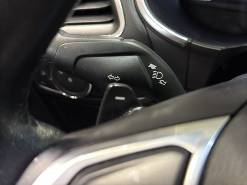 Used 2018 Ford Edge Titanium w/ Equipment Group 301A AWD/4WD image 25