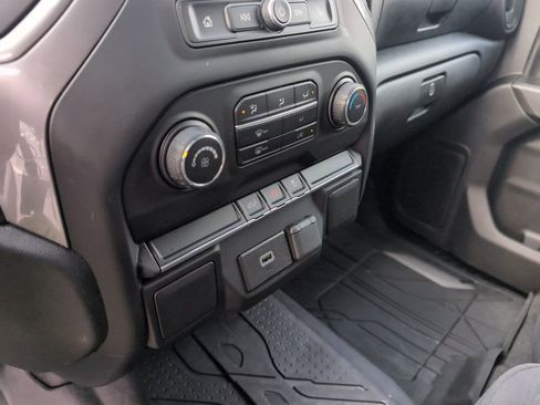 Used 2020 Chevrolet Silverado 1500 Custom w/ Custom Value Package image 21