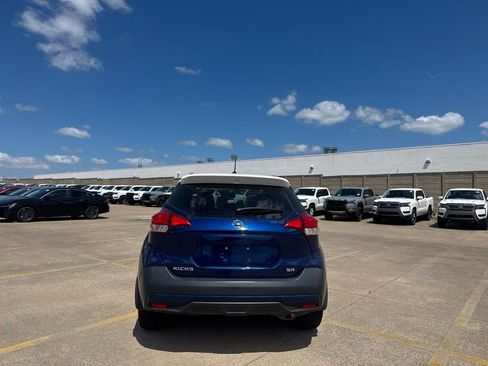 Certified 2019 Nissan Kicks SR w/ SR Premium Package FWD image 18