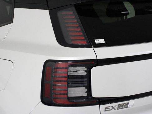 New 2025 Volvo EX30 Plus w/ Protection Package Premier image 14