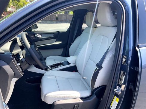 New 2026 Volvo XC40 B5 Plus w/ Protection Package Premier AWD/4WD image 11