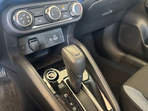 Used 2025 Nissan Versa SV FWD image 40