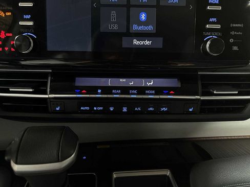 Used 2023 Toyota Sienna XLE w/ XLE Plus Package image 23