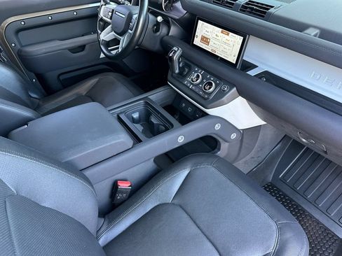 Used 2023 Land Rover Defender 110 X-Dynamic SE AWD/4WD image 18