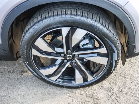New 2026 Volvo XC40 B4 Plus w/ Climate Package FWD image 13