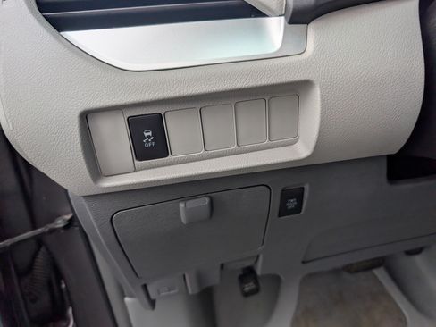 Used 2015 Toyota Sienna LE FWD image 15
