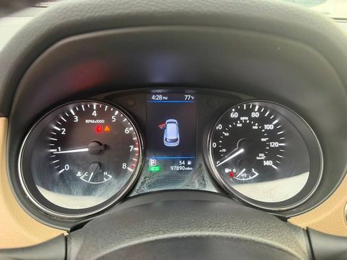 Used 2018 Nissan Rogue SV w/ Premium Package AWD/4WD image 14