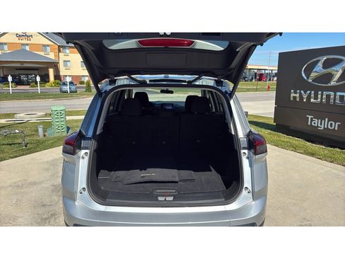 Used 2025 Nissan Rogue SV AWD/4WD image 9