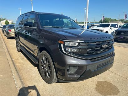 New 2026 Ford Expedition Max Platinum w/ Stealth Appearance Package