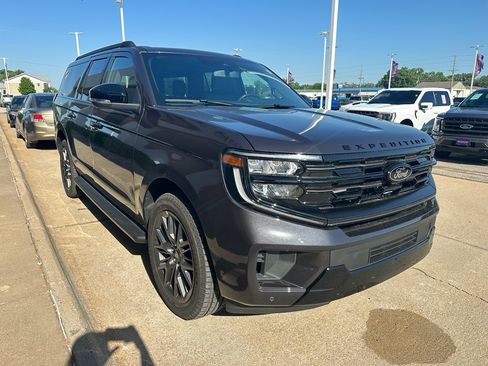 New 2026 Ford Expedition Max Platinum w/ Stealth Appearance Package AWD/4WD image 2