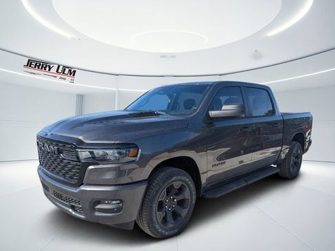 New 2026 RAM 1500 Express AWD/4WD image 7