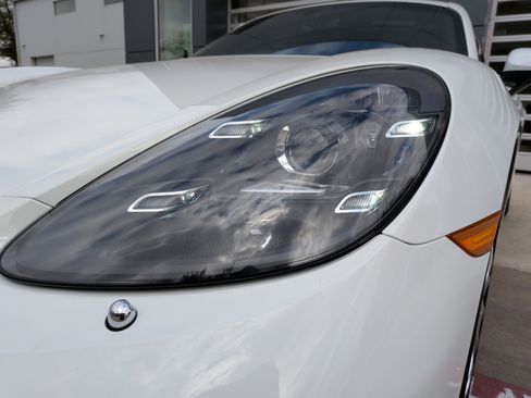 Used 2021 Porsche 718 Cayman image 6