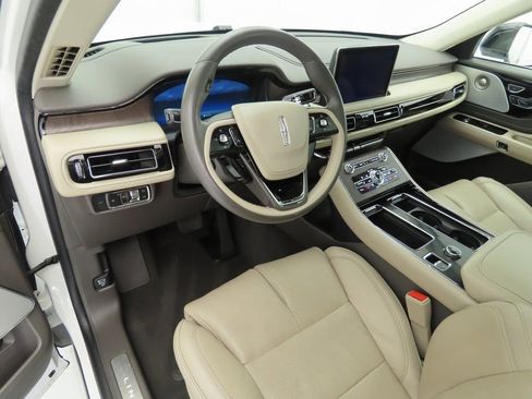 Used 2023 Lincoln Aviator Reserve w/ Equipment Group 201A AWD/4WD image 12
