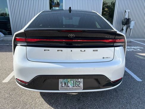 Used 2023 Toyota Prius XLE FWD image 13