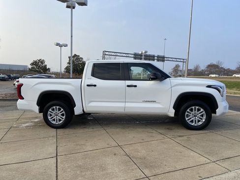 Used 2024 Toyota Tundra SR5 w/ SR5 Convenience Package image 13