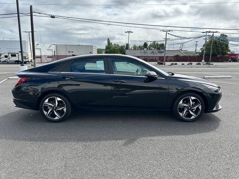 Certified 2023 Hyundai Elantra Limited FWD image 7