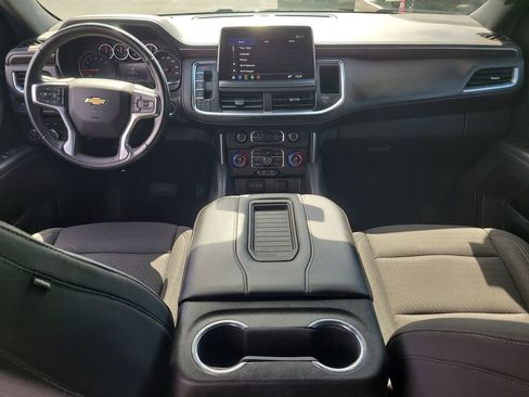 Used 2021 Chevrolet Suburban LS RWD image 12