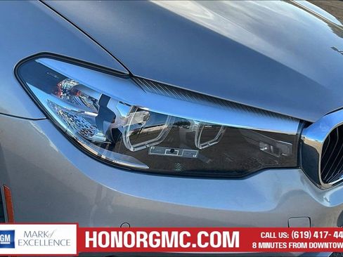 Used 2019 BMW 530e w/ Convenience Package image 31