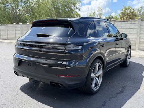 Certified 2024 Porsche Cayenne S AWD/4WD image 3