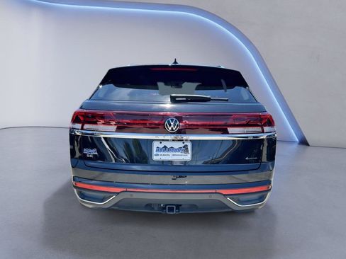 Used 2026 Volkswagen Atlas Cross Sport SE w/ Panoramic Sunroof Package AWD/4WD image 3