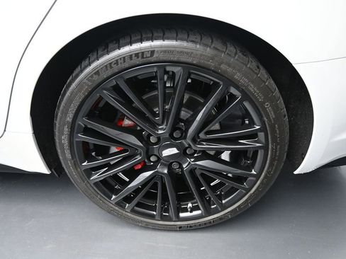 Used 2022 Cadillac CT5 V w/ Platinum Package RWD image 9