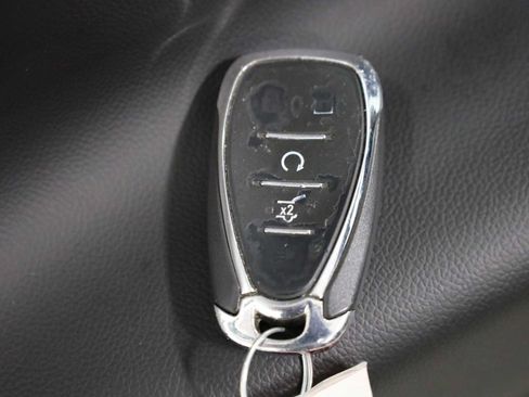 Used 2020 Chevrolet Equinox LT w/ Driver Convenience Package FWD image 40