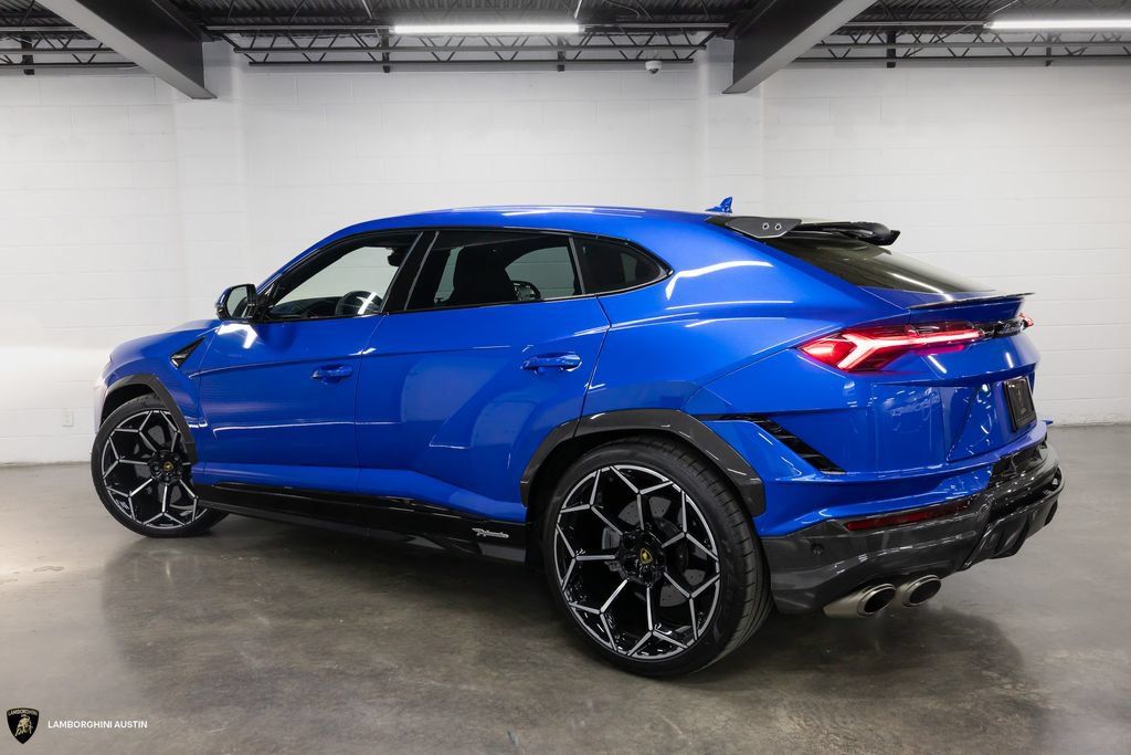 Used 2024 Lamborghini Urus Performante AWD/4WD image 10