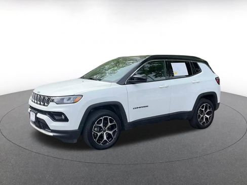 Used 2025 Jeep Compass Limited image 8