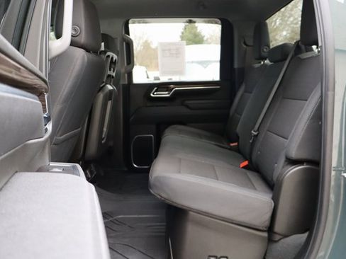 Used 2025 Chevrolet Silverado 3500 LT image 9