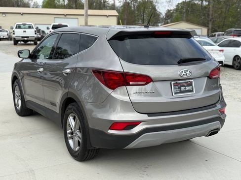 Used 2018 Hyundai Santa Fe Sport w/ Cargo Package FWD image 5