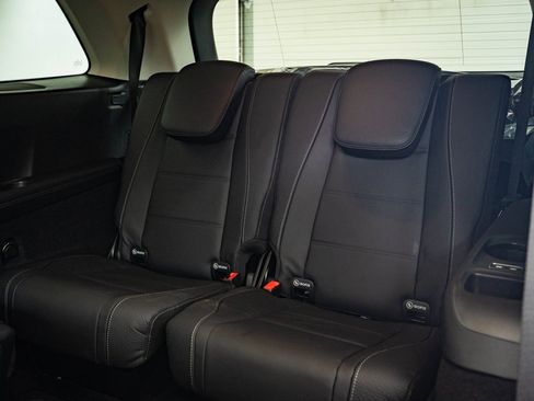 New 2026 Mercedes-Benz GLS 450 4MATIC image 33