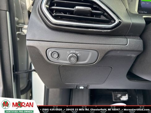 Used 2022 Chevrolet Bolt EUV LT w/ Comfort Package image 15