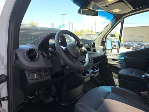 New 2025 Mercedes-Benz Sprinter 2500 image 19