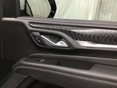Used 2022 GMC Yukon XL Denali w/ Denali Premium Package AWD/4WD image 28
