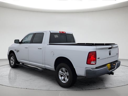 Used 2019 RAM 1500 Classic SLT AWD/4WD image 3