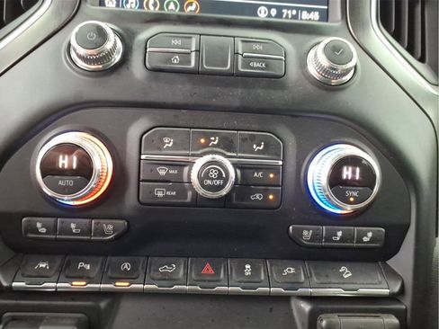 Used 2021 GMC Sierra 1500 AT4 w/ Off-Road Performance Package image 23